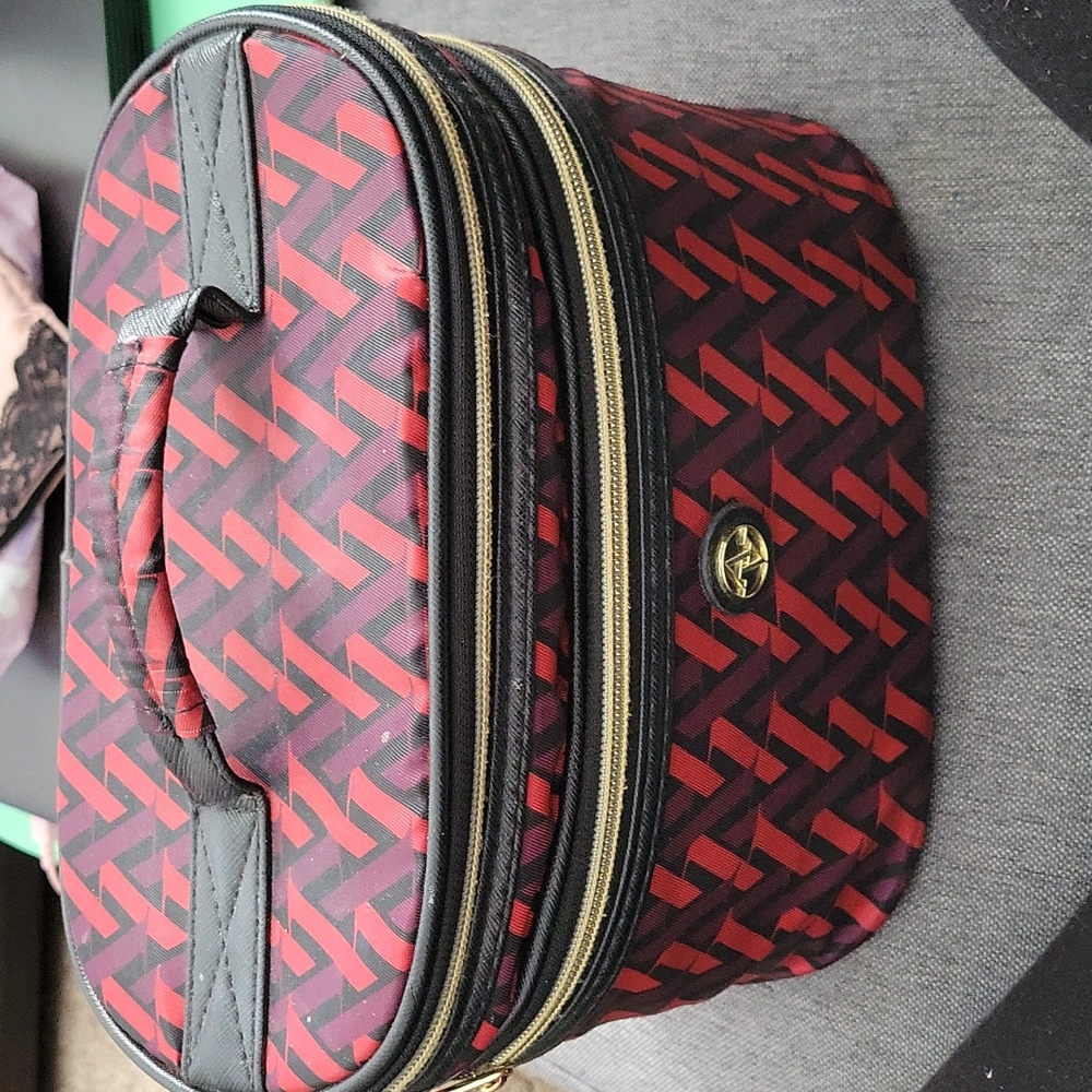 Taking Down 5/6 Adrienne Vittadini Makeup Case